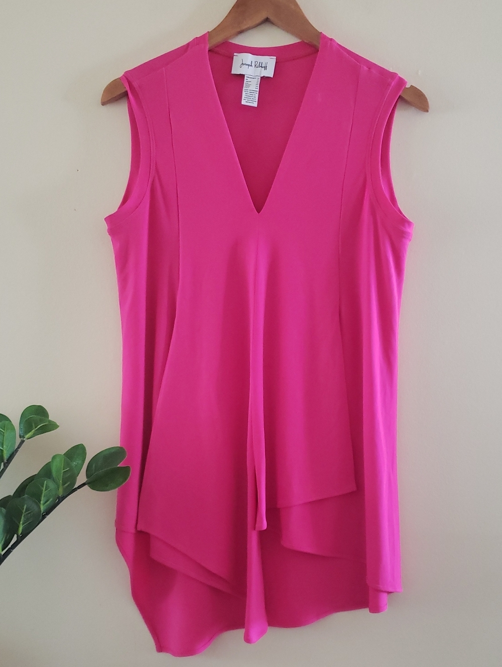 Joseph Ribkoff Assymetrical  - Sleeveless Vee - Tunic Top - 10 CAN